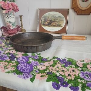 Vintage Cast Iron Pan Wooden Handle